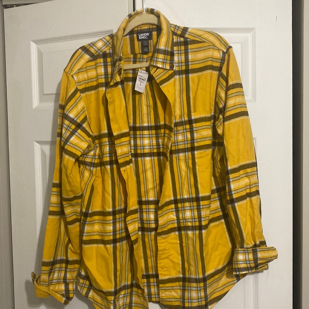 Mens flannel. Brand new (w/tags). Great quality fabric. Thick and very soft.